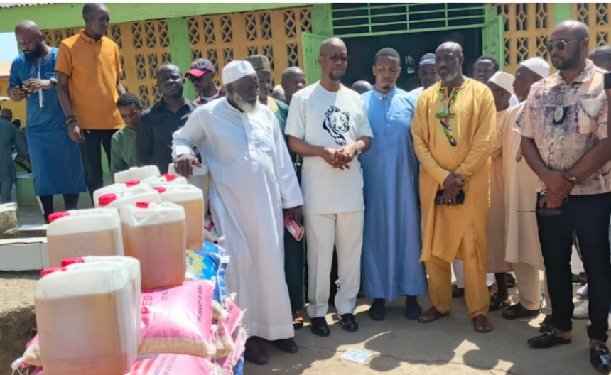 Mayor Robert Bestman and team of PCC donates to the Muslim Community