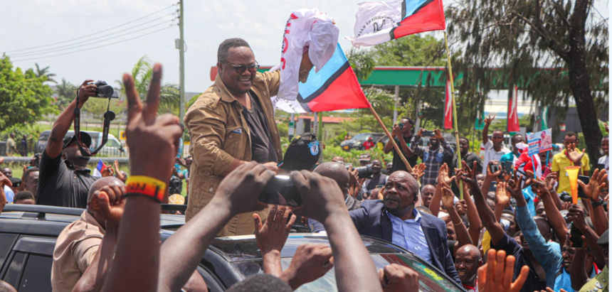 Tanzania opposition leader Tundu Lissu is received by his supporters upon his return from exile on January 25, 2023